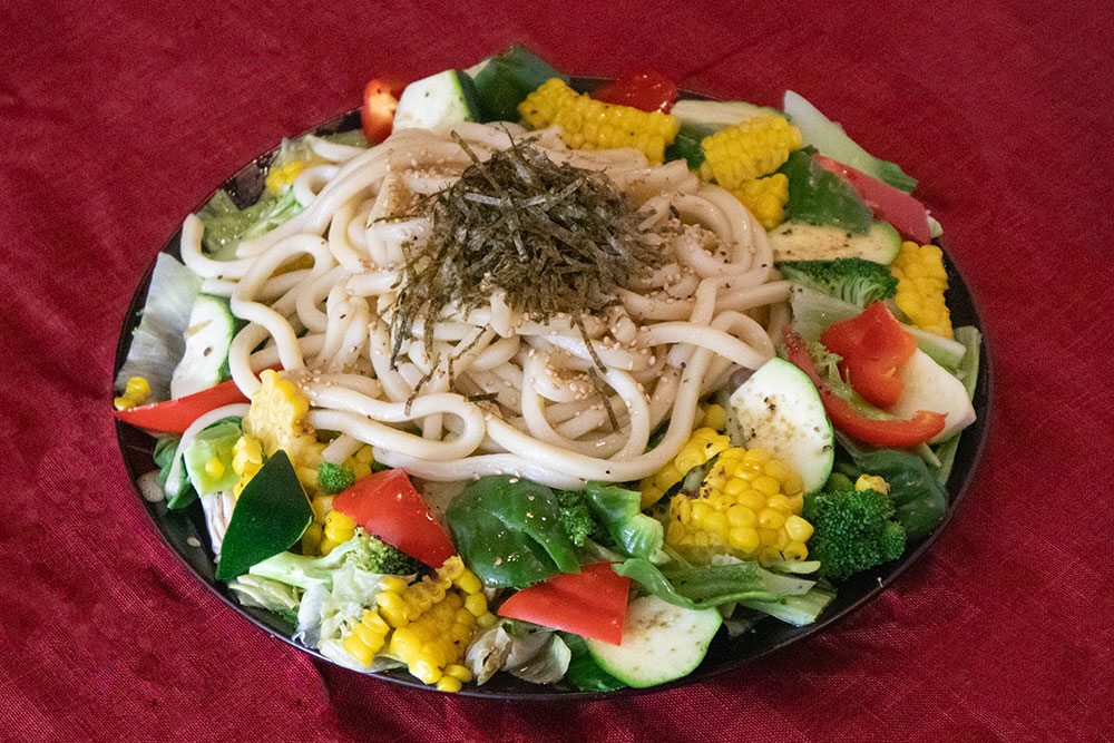 夏野菜のスチームうどん