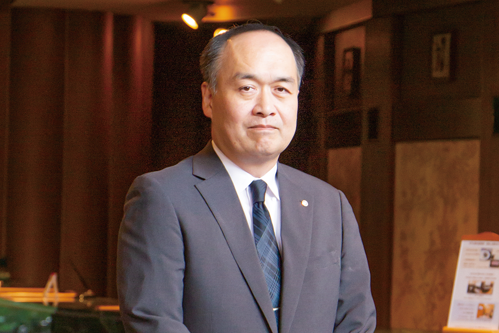 触澤支配人